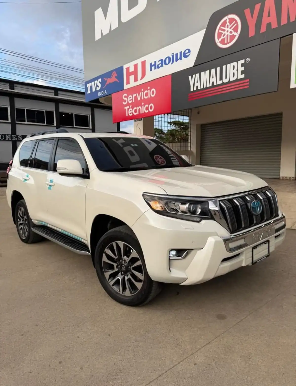 SE VENDE PRADO 2023 VX Blanco Perla