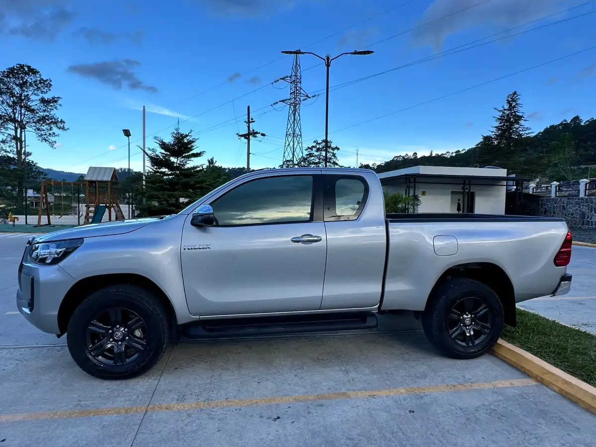 🔥🚘 ¡TOYOTA HILUX CABINA Y MEDIA 2026! 🚘🔥